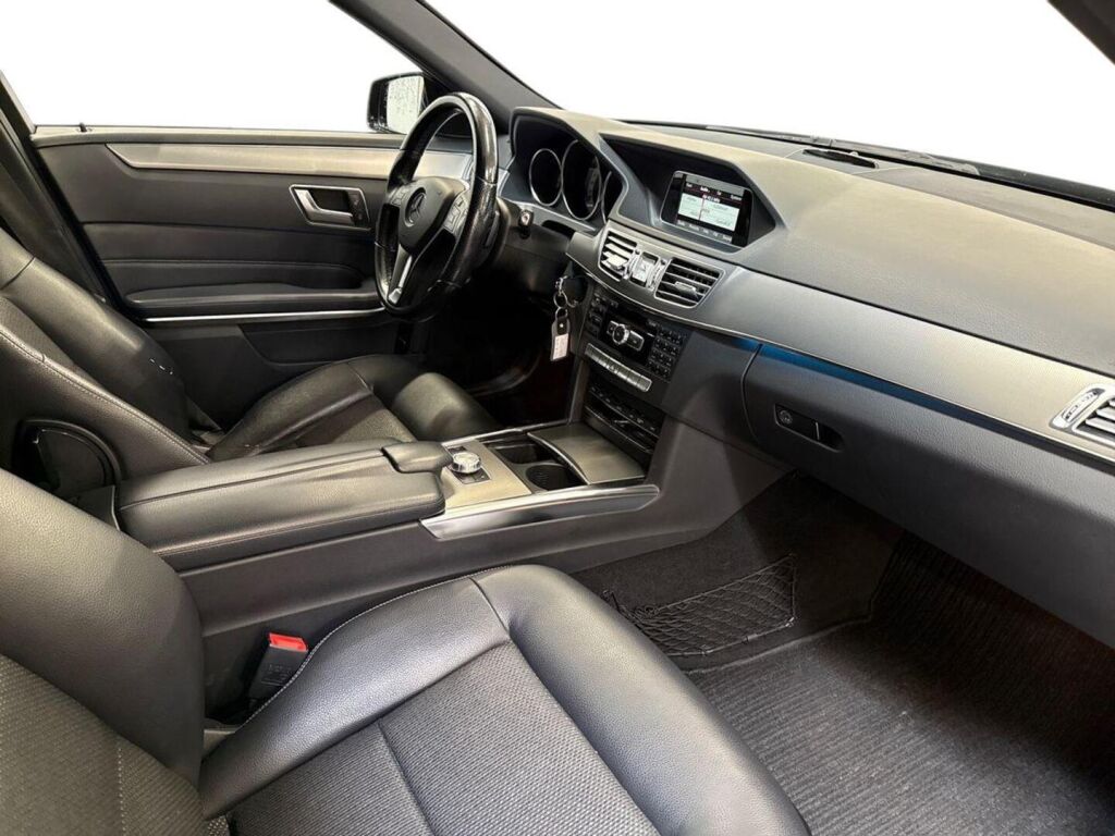 Mercedes-Benz E 2013 Musta