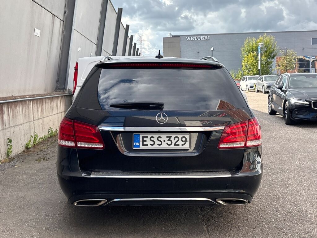 Mercedes-Benz E 2013 Musta