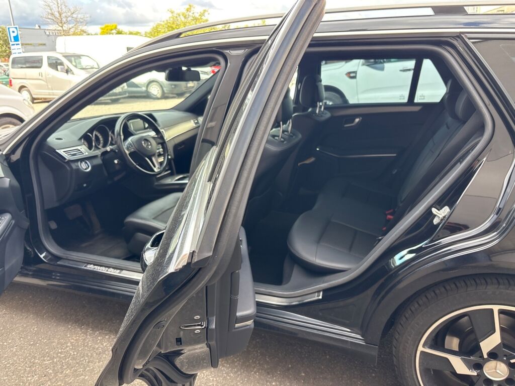 Mercedes-Benz E 2013 Musta