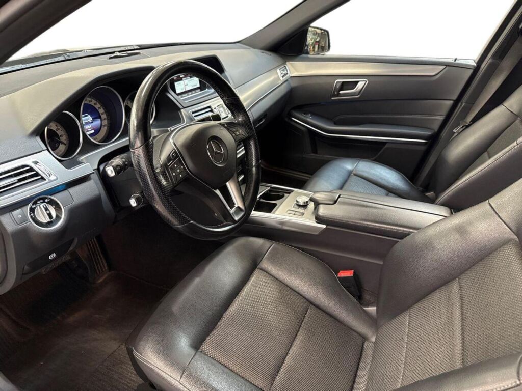 Mercedes-Benz E 2013 Musta