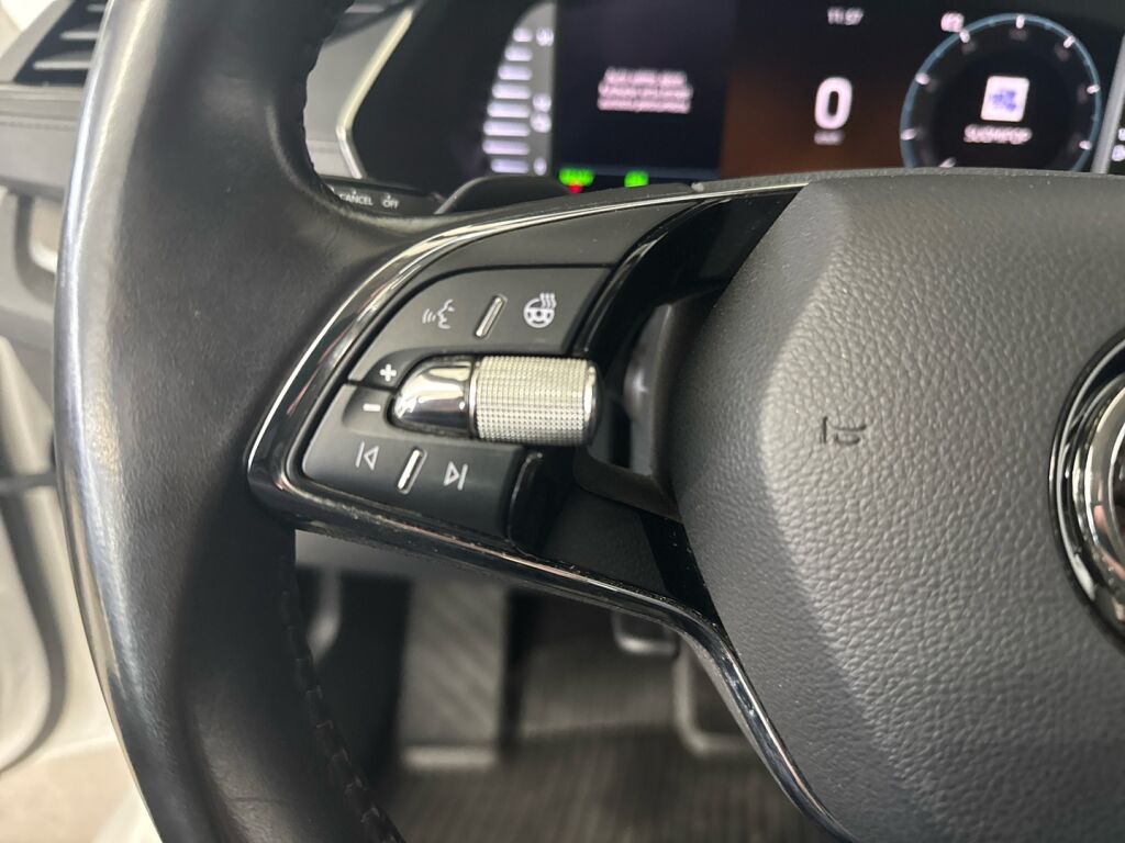 Skoda Octavia 2021 Valkoinen