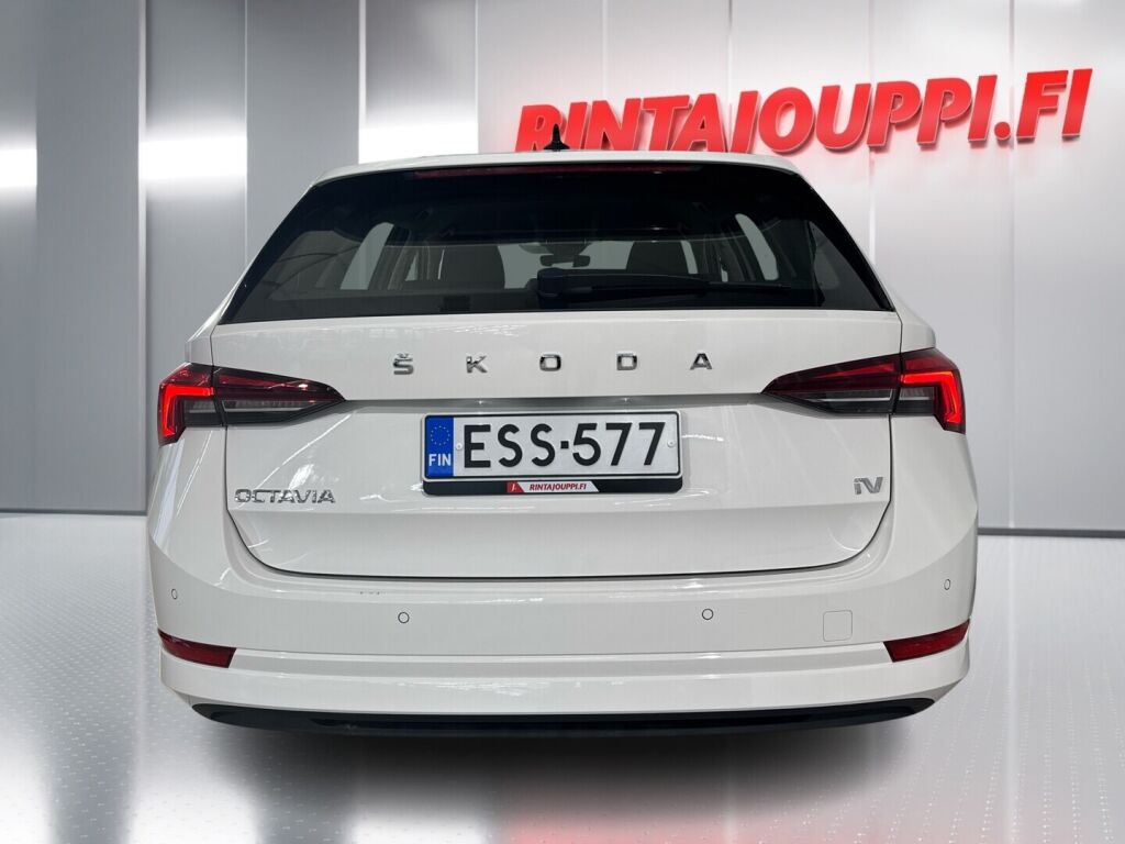 Skoda Octavia 2021 Valkoinen