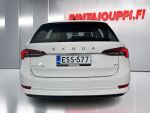 Skoda Octavia 2021 Valkoinen