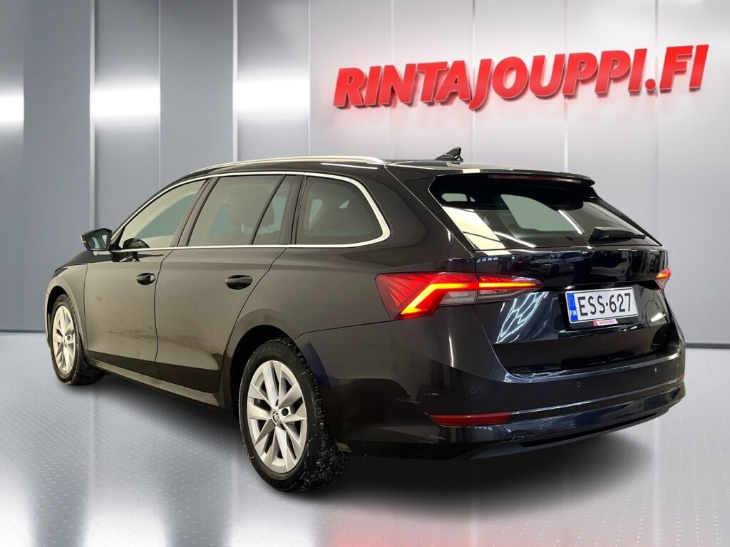 Skoda Octavia 2021 Musta