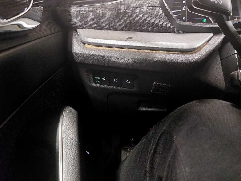 Skoda Octavia 2021 Musta