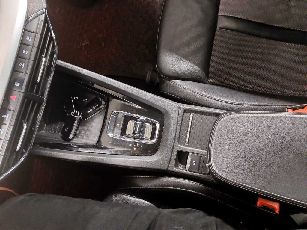 Skoda Octavia 2021 Musta