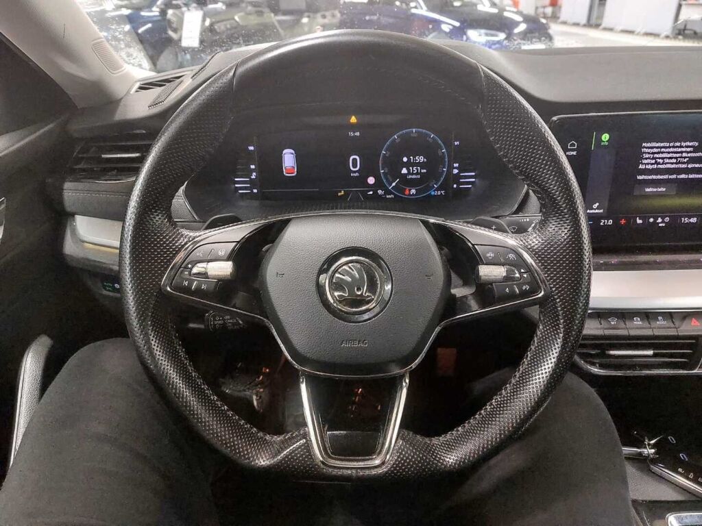 Skoda Octavia 2021 Musta