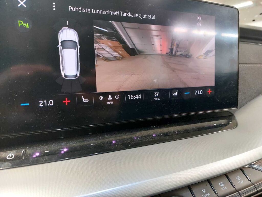 Skoda Octavia 2021 Musta