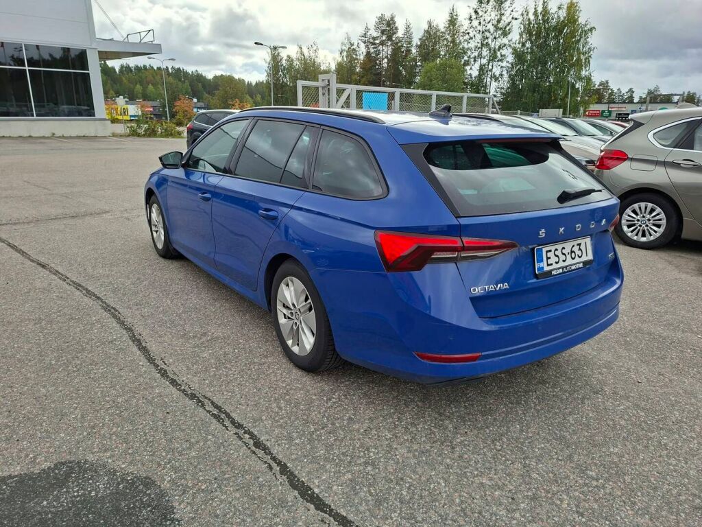 Skoda Octavia 2021 Sininen