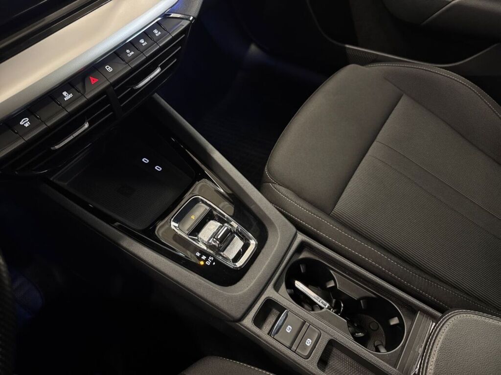 Skoda Octavia 2021 Sininen