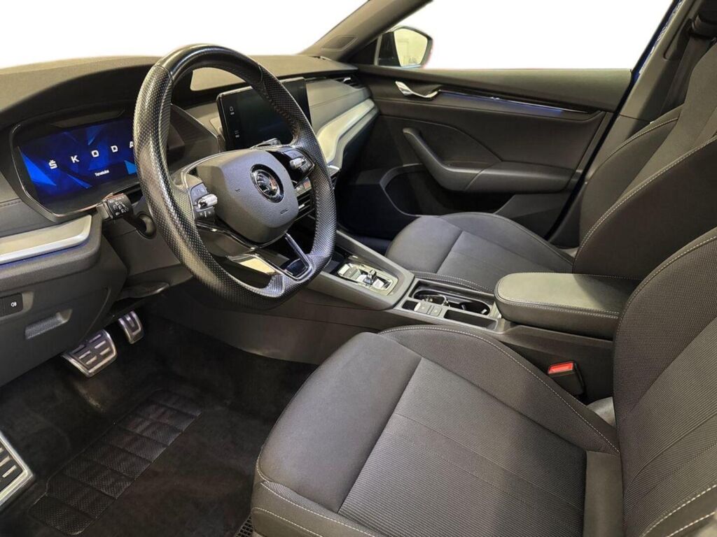 Skoda Octavia 2021 Sininen