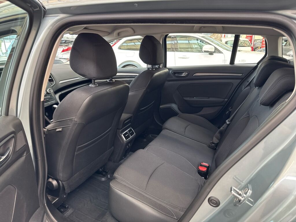 Renault Megane 2022 Harmaa