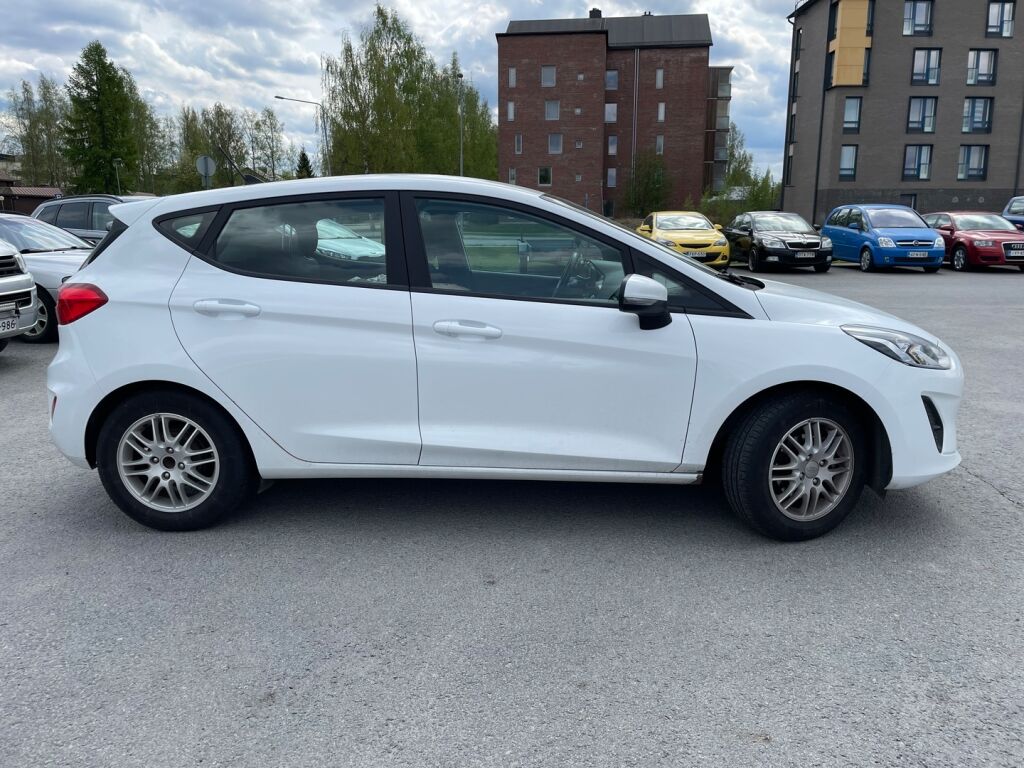 Ford Fiesta 2021 Valkoinen