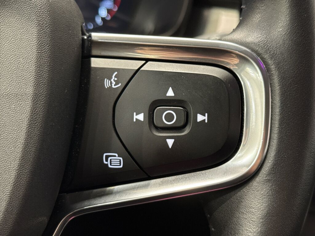 Volvo XC40 2021 Valkoinen