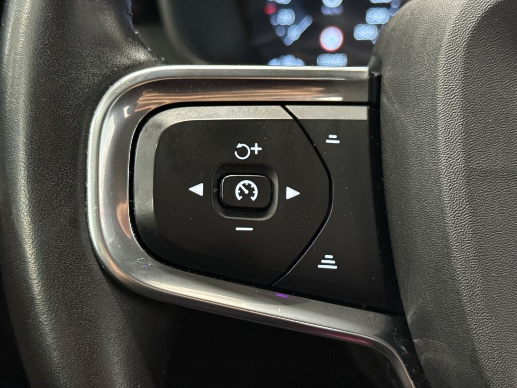 Volvo XC40 2021 Valkoinen