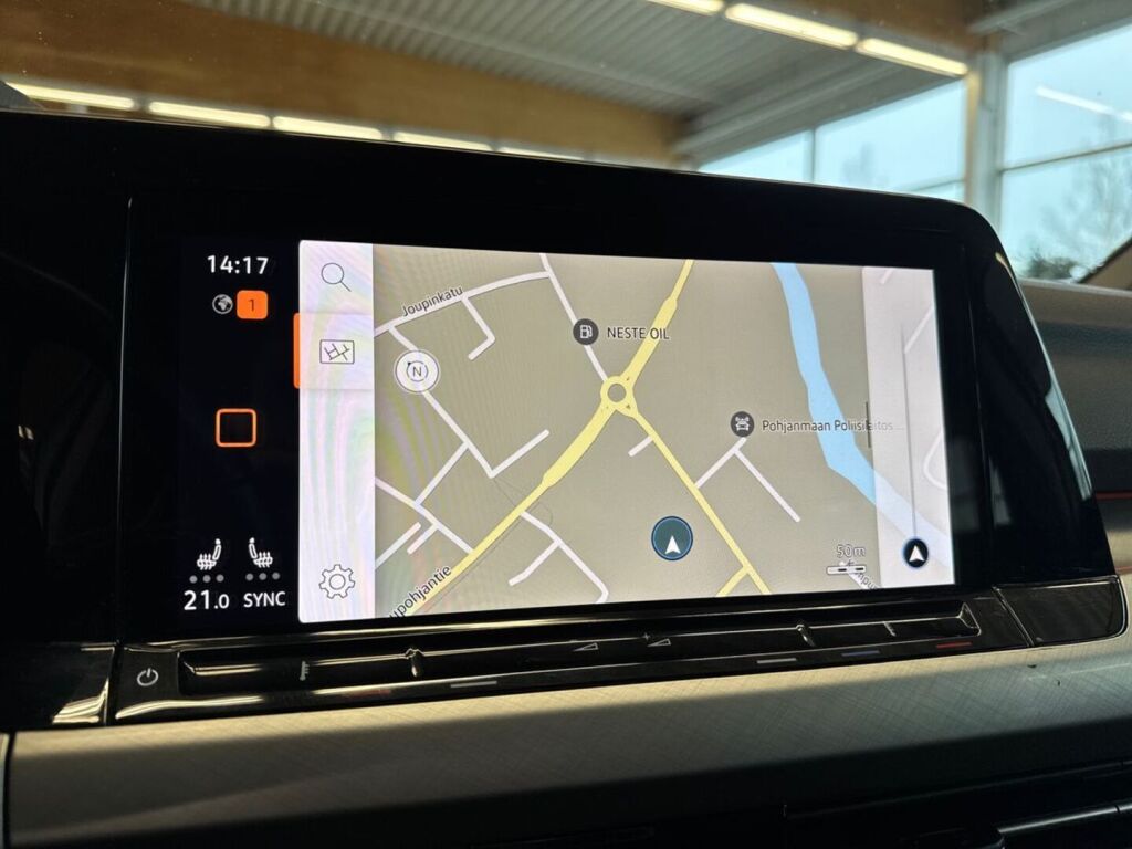 Volkswagen Golf 2021 Valkoinen