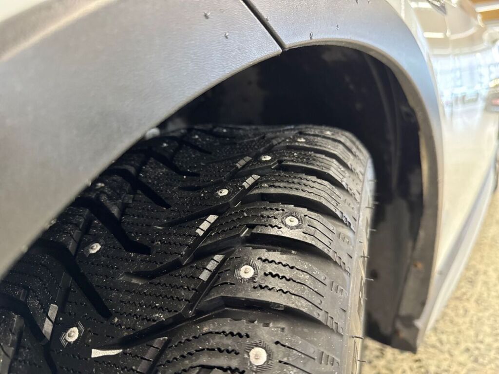 Volkswagen Golf 2021 Valkoinen