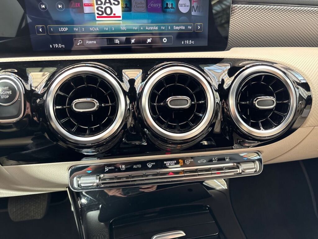 Mercedes-Benz A 2021 Musta