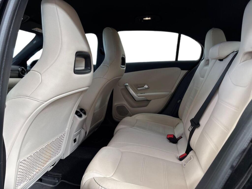 Mercedes-Benz A 2021 Musta