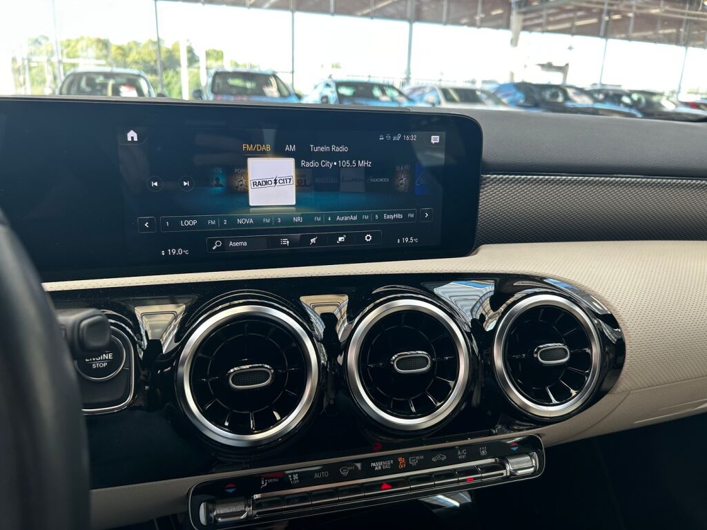 Mercedes-Benz A 2021 Musta