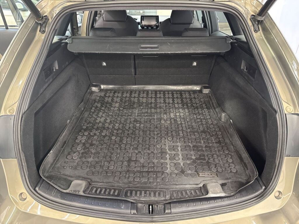 Toyota Corolla 2021 Ruskea (beige)