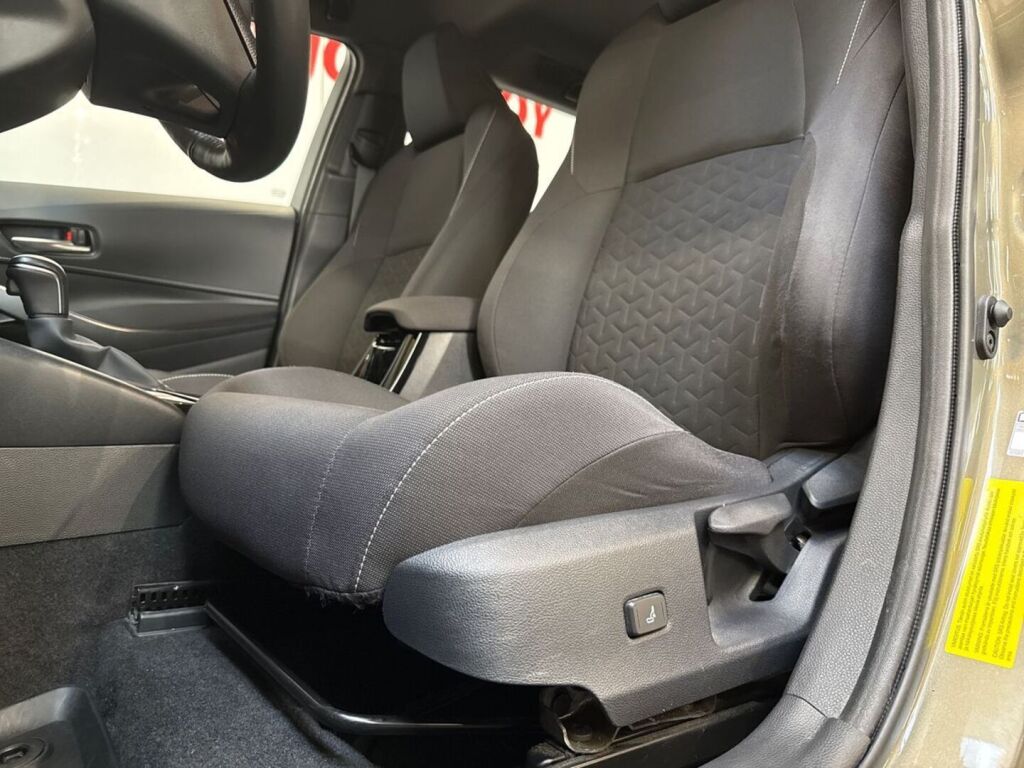 Toyota Corolla 2021 Ruskea (beige)