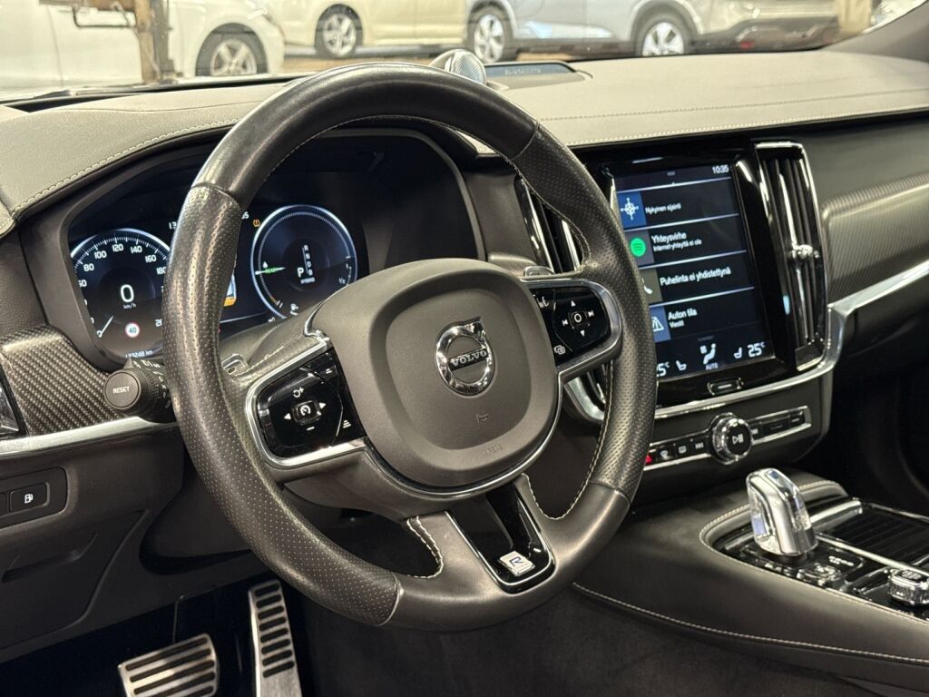 Volvo S90 2019 Musta