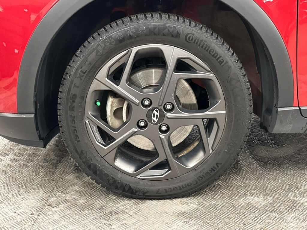 Hyundai Bayon 2022 Punainen