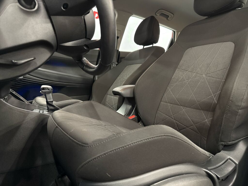 Hyundai Bayon 2022 Punainen