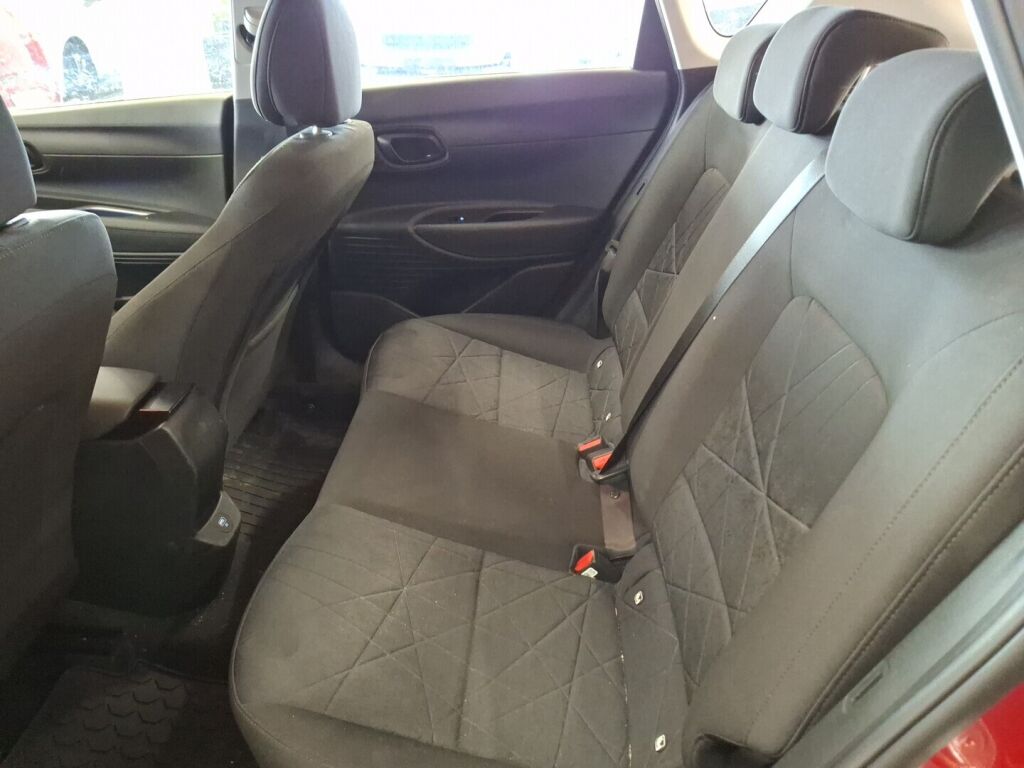 Hyundai Bayon 2022 Punainen