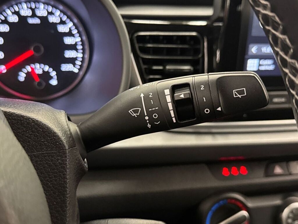 Kia Rio 2021 Sininen