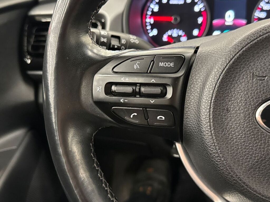 Kia Rio 2021 Sininen