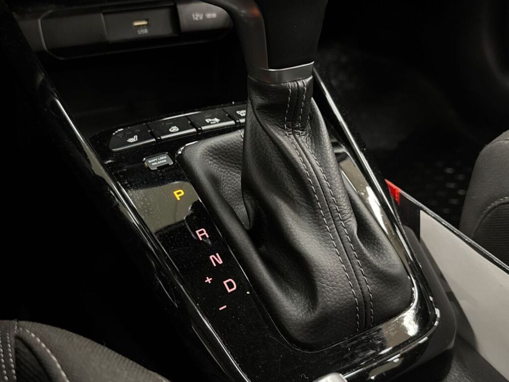 Kia Rio 2021 Sininen