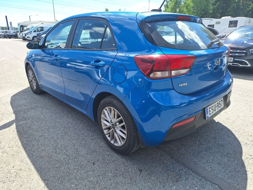 Kia Rio 2021 Sininen