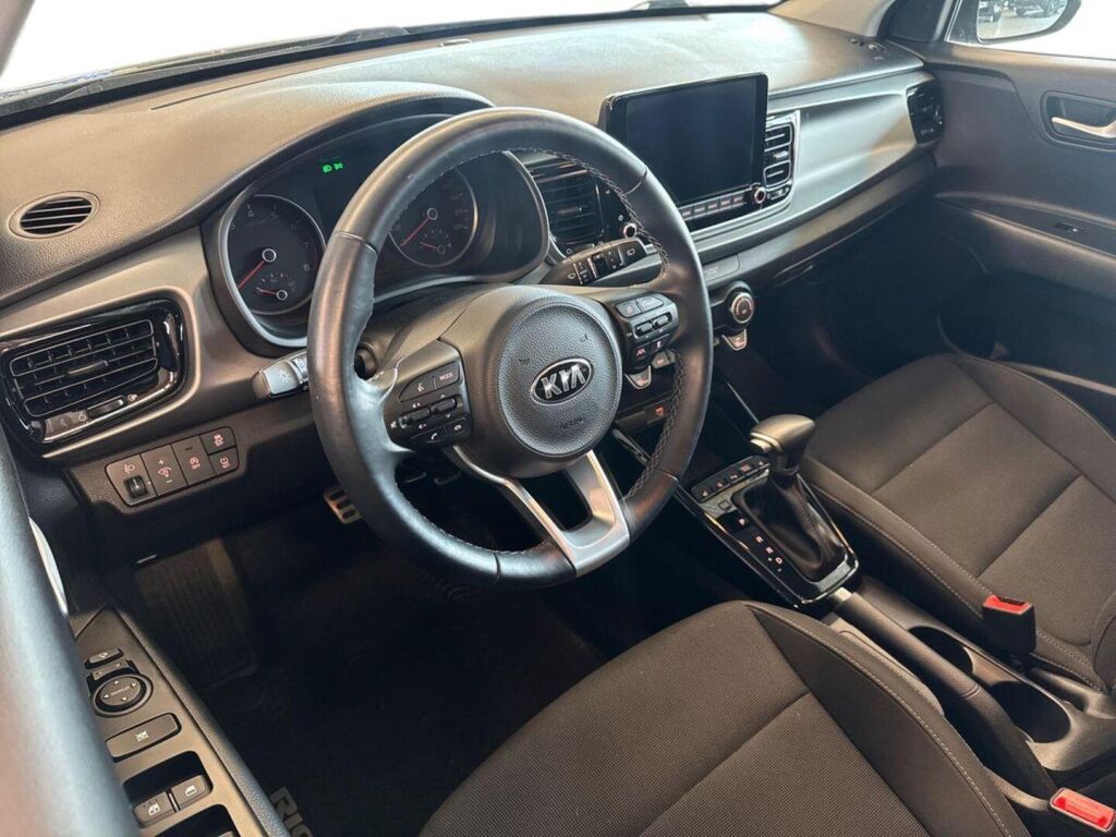 Kia Rio 2021 Musta
