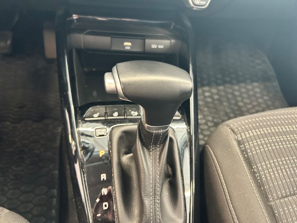 Kia Stonic 2021 Valkoinen
