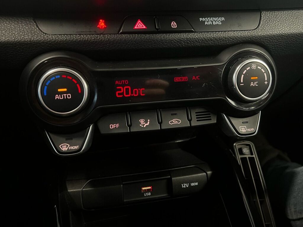 Kia Stonic 2021 Punainen