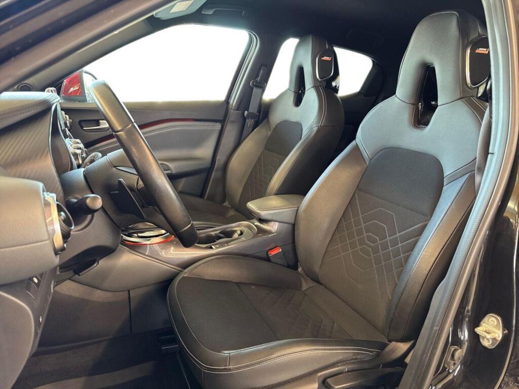 Nissan Juke 2022 Musta