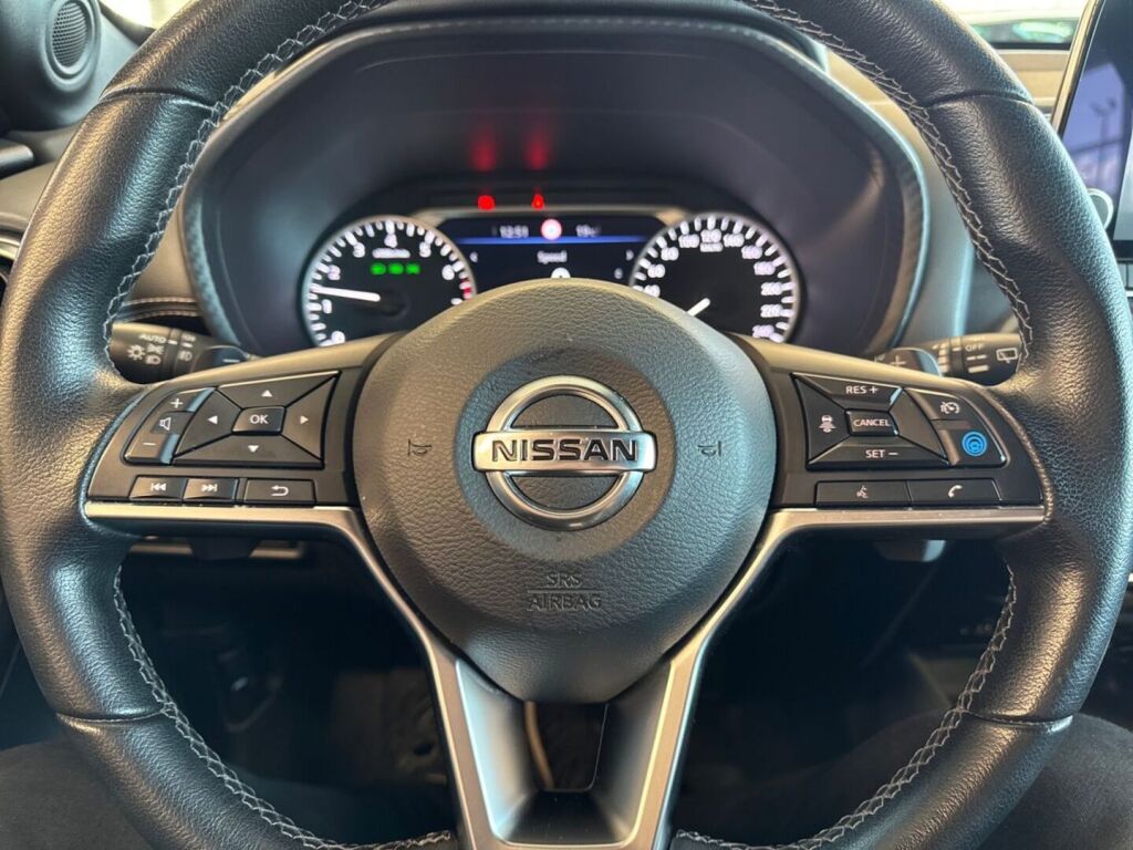 Nissan Juke 2022 Musta