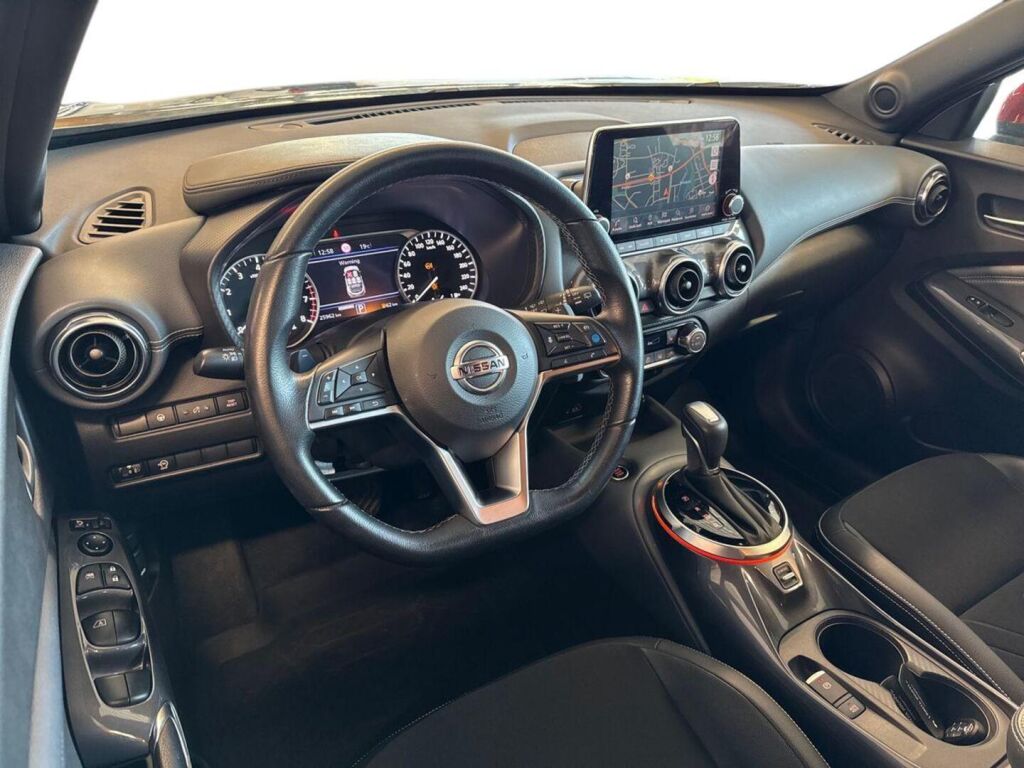 Nissan Juke 2022 Musta