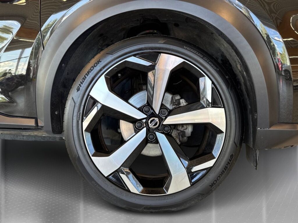 Nissan Juke 2022 Musta