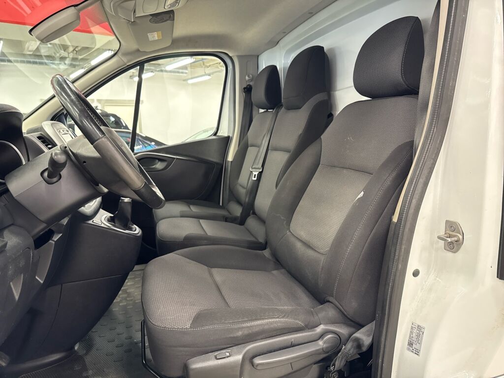 Renault Trafic 2021 Valkoinen