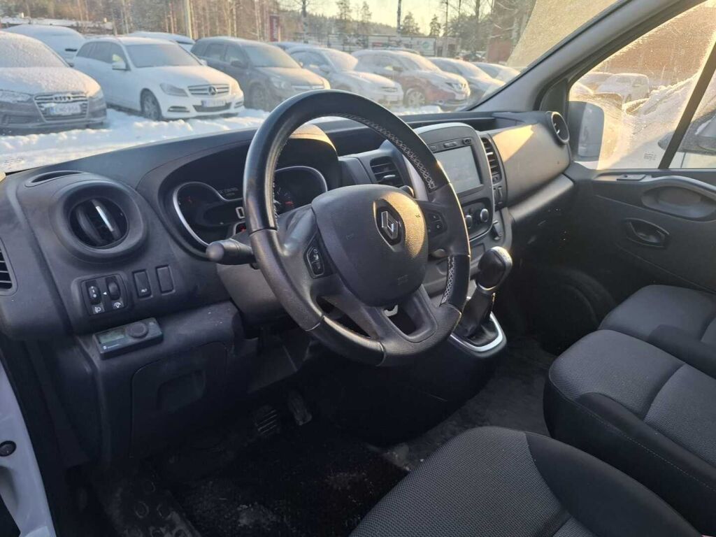 Renault Trafic 2021 Valkoinen