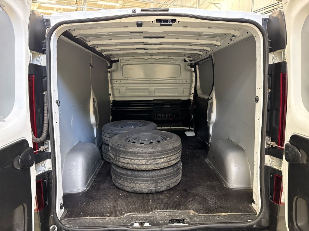 Renault Trafic 2021 Valkoinen