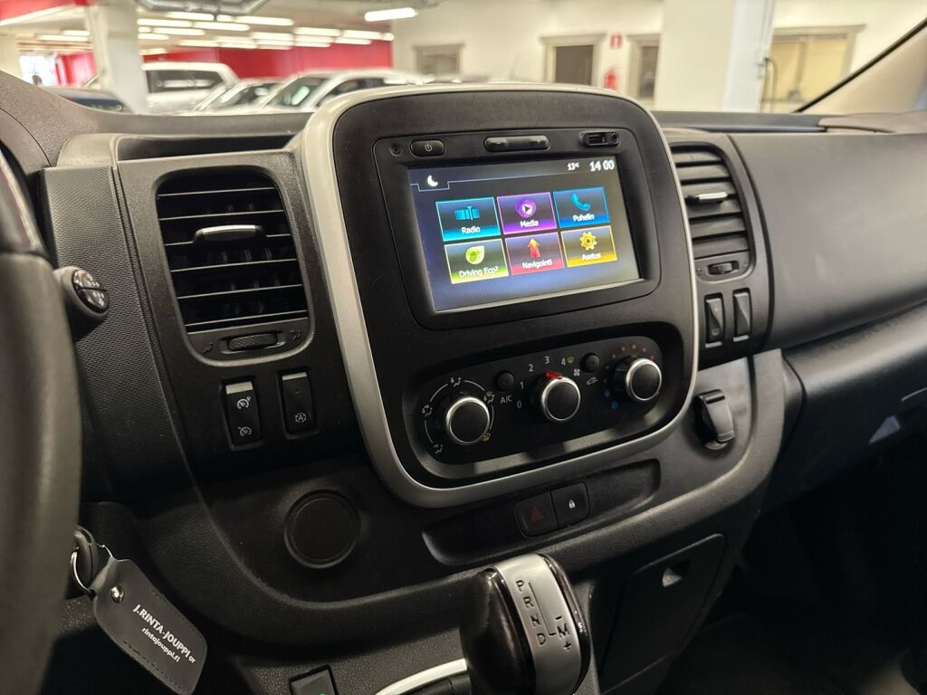Renault Trafic 2021 Valkoinen