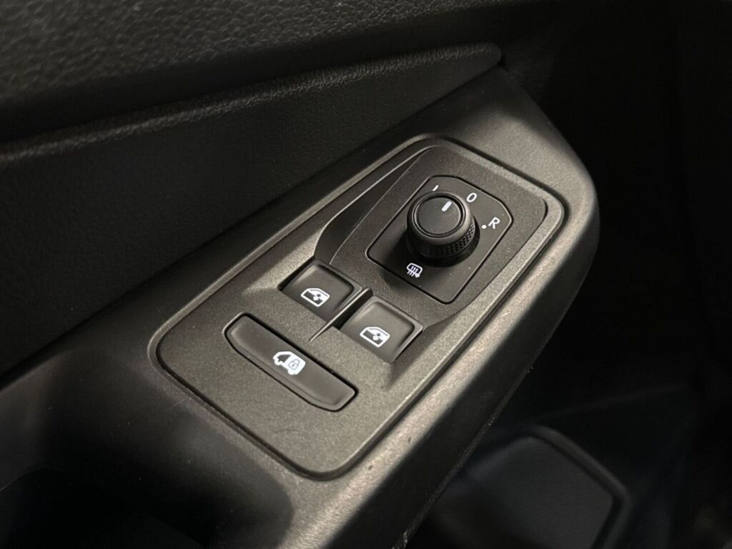 Volkswagen Caddy 2021 Musta