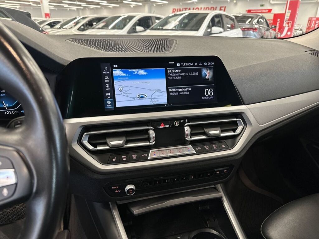 BMW 330 2021 Valkoinen
