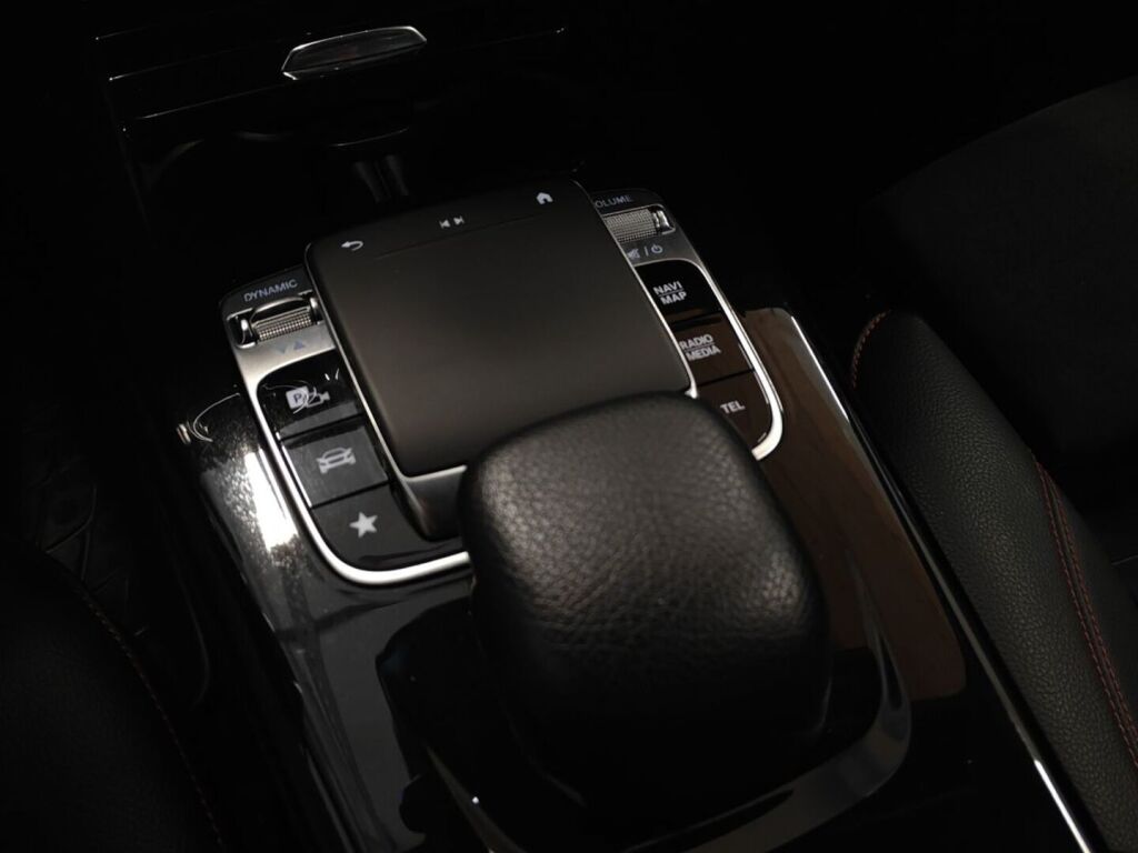 Mercedes-Benz CLA 2020 Musta