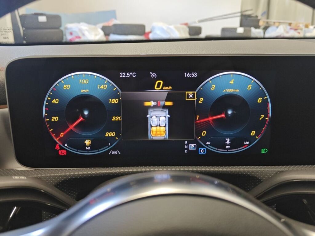 Mercedes-Benz CLA 2020 Musta