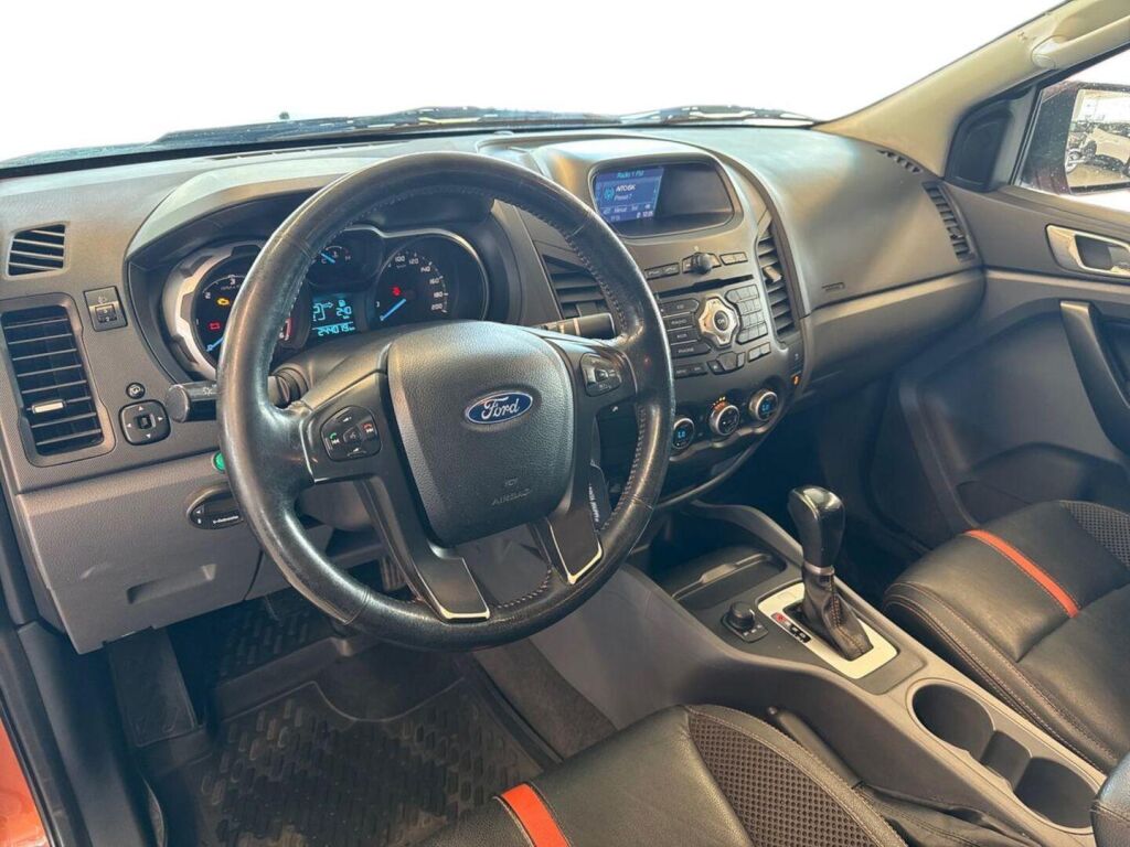 Ford Ranger 2013 Oranssi